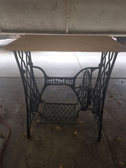 Singer Sewing Table