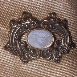 Mother of Pearl Goldtone Baroque Brooch c1980