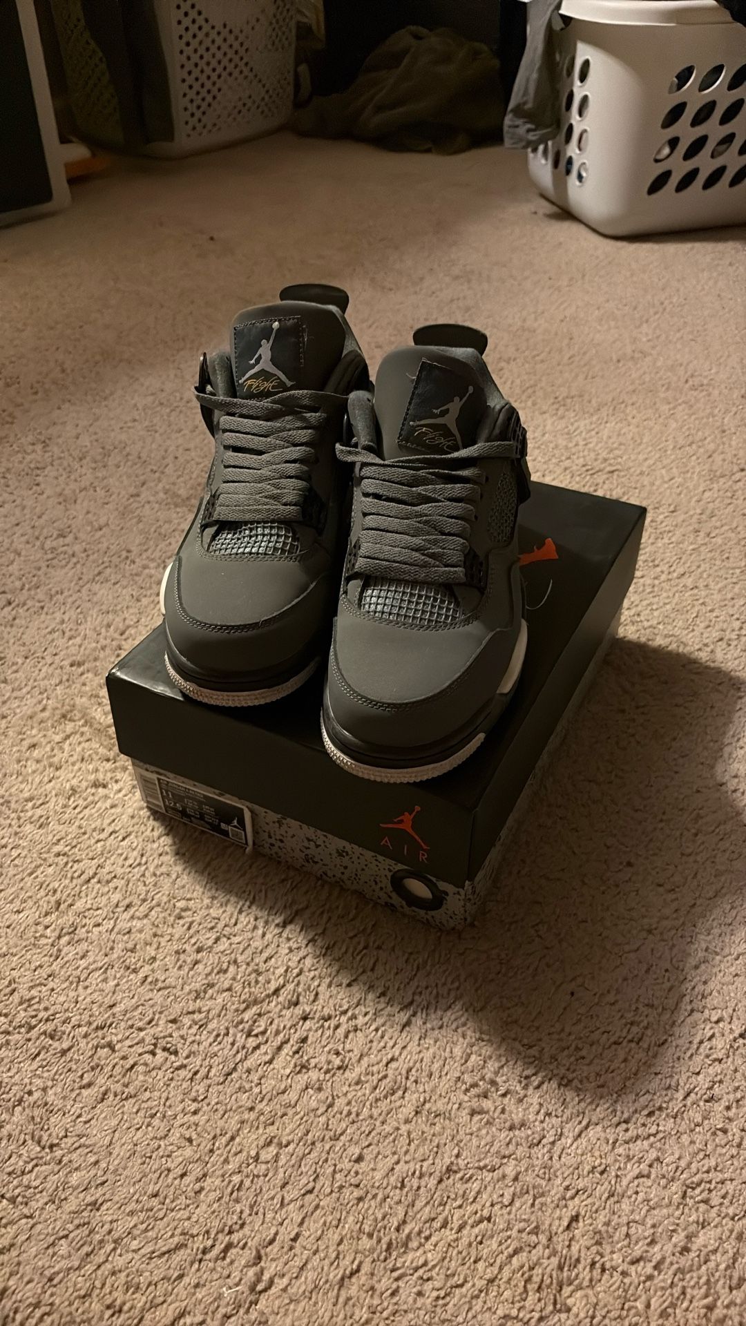 Jordan 4 Cool Grey (SEND OFFERS!)