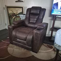 5 PIECE Crestline Dual Power Reclining Sofa