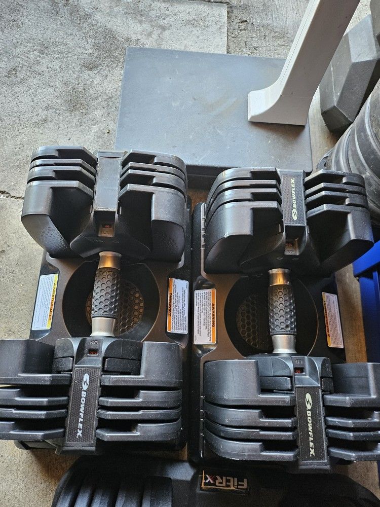 Pair Of Adjustable Bowflex Dumbbells 60lbs 