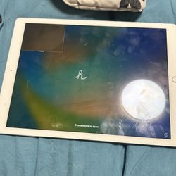 iPad Pro 15   With Keyboard And Case Black 