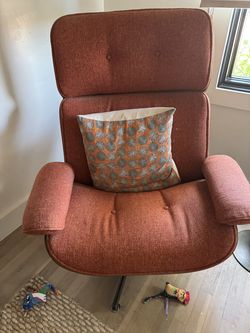 eames styled chair