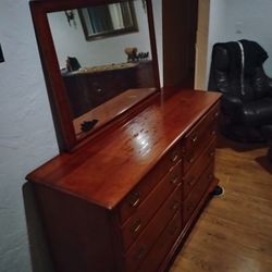 Stickley Dresser And Mirror