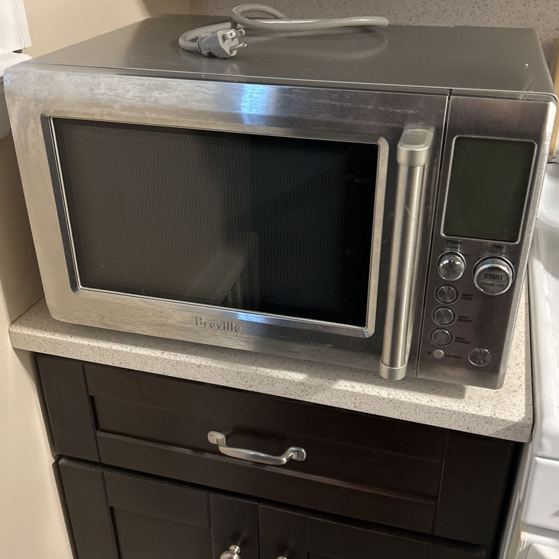 BREVILLE MICROWAVE OVEN MODEL:BMO734XL