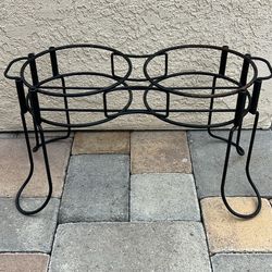 Raised Pet Dish Holder 