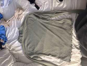 Green turtle neck size L