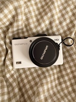 Olympus XZ-1 Digital Camera