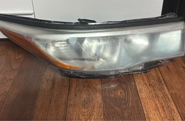 2017 2018 2019 Toyota Highlander Right Headlight Halogen RH OEM