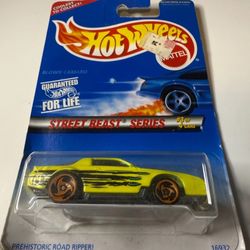 hot wheels street beast series #3 of 4 cars prehistoric road ripper