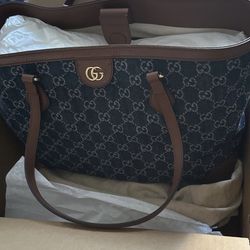 Gucci Shoulder Bag 