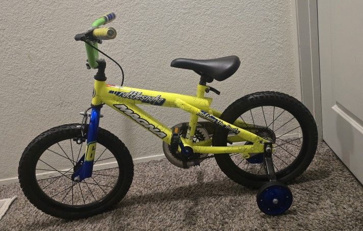 Kids Bike With Training Wheels 