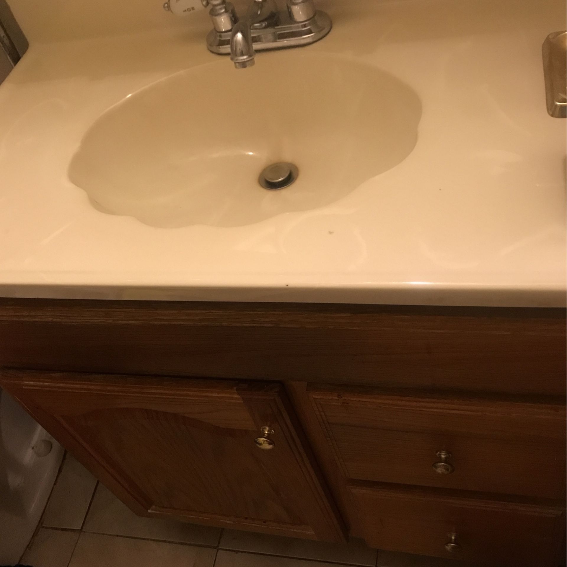 Vanity, Sink and Mirror 