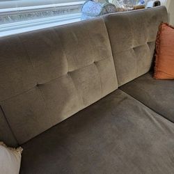 Gray Convertible 2 Peice Sectional With Large Ottoman 