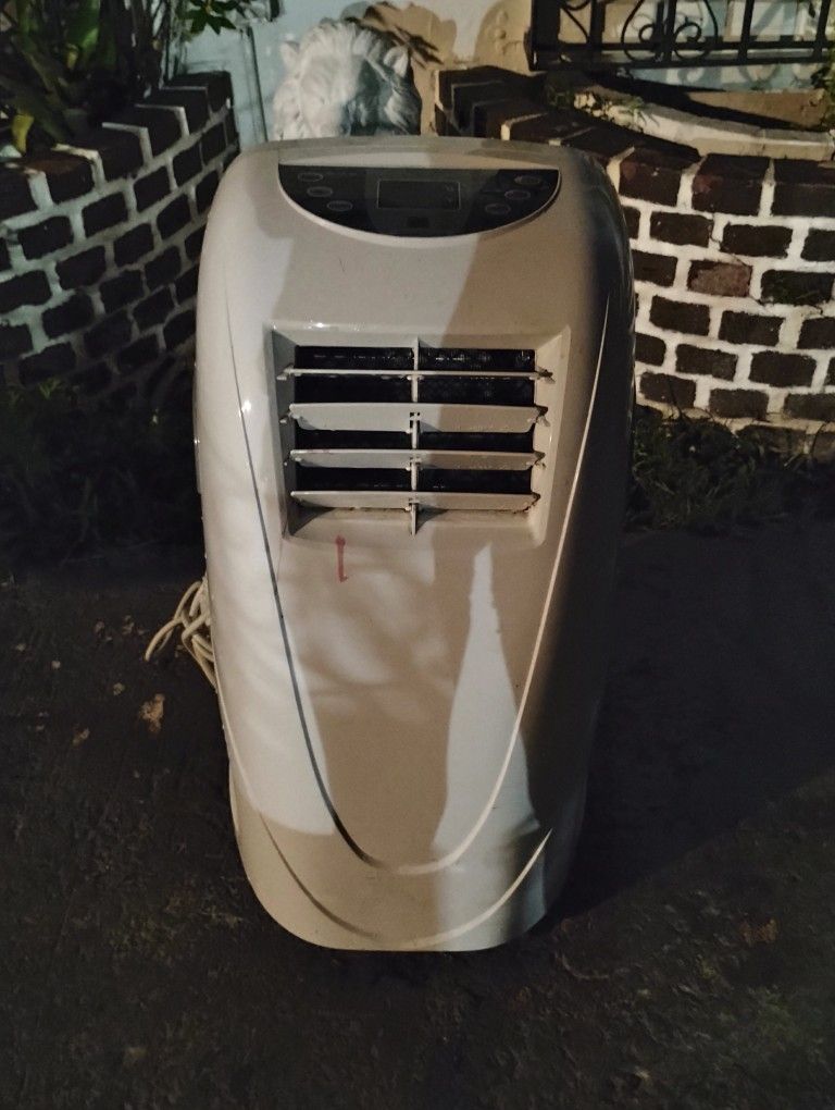 Portable Air Conditioner $20;