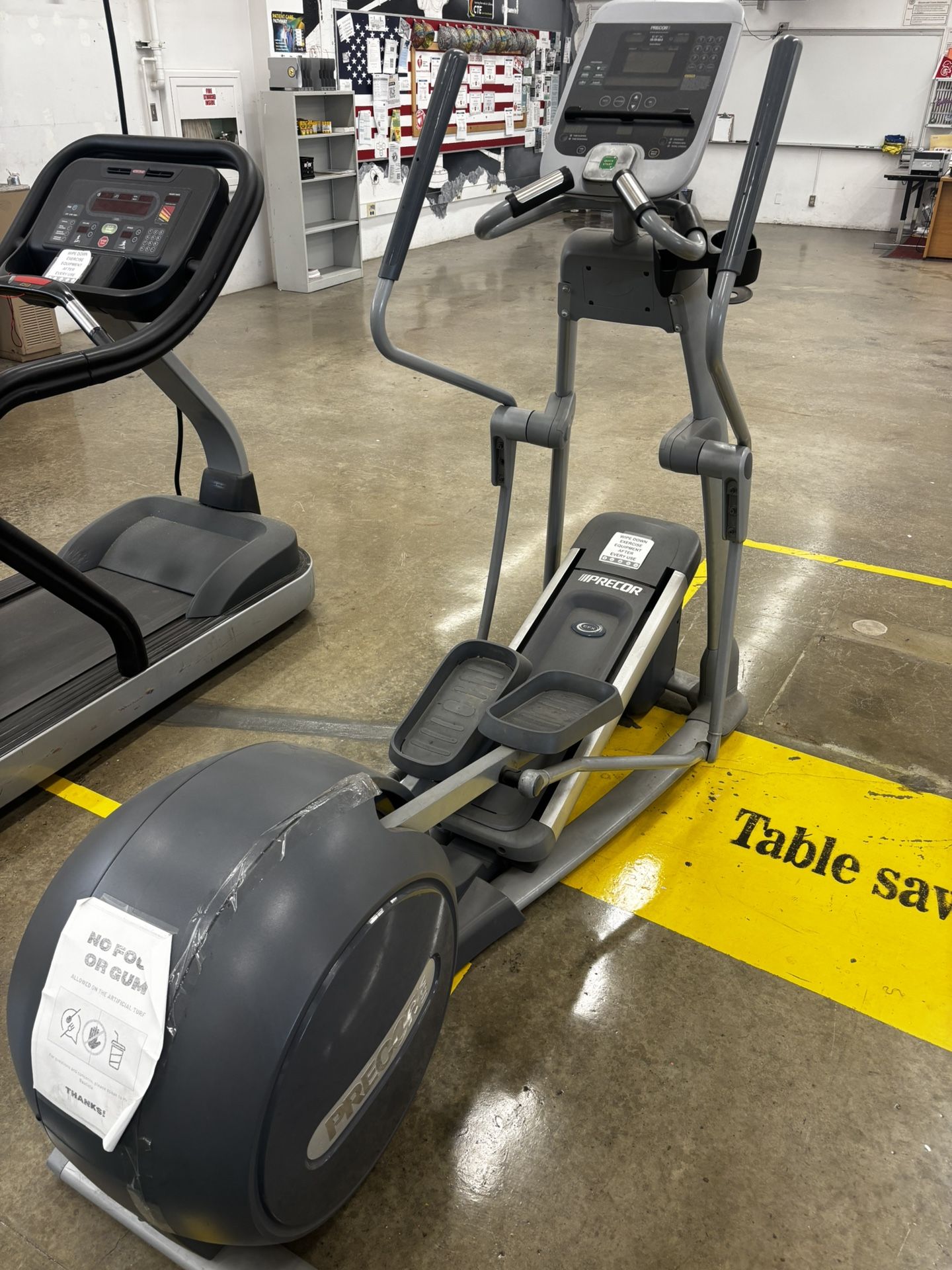 Precor EFX 556i Experience Series Elliptical
