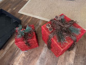 Pre-Lit Red Sisal Christmas Gift Boxes - Set of 2 (LED / Battery Operated)