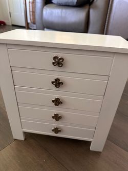 Hives and Honey White wooden jewelry box