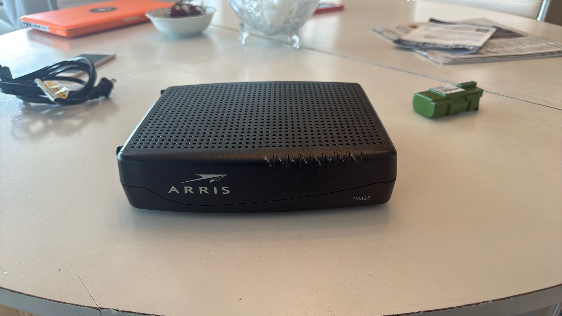 Cable Telephone Modem Arris TM822