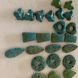 New Lot Of 24 Pendant Beads