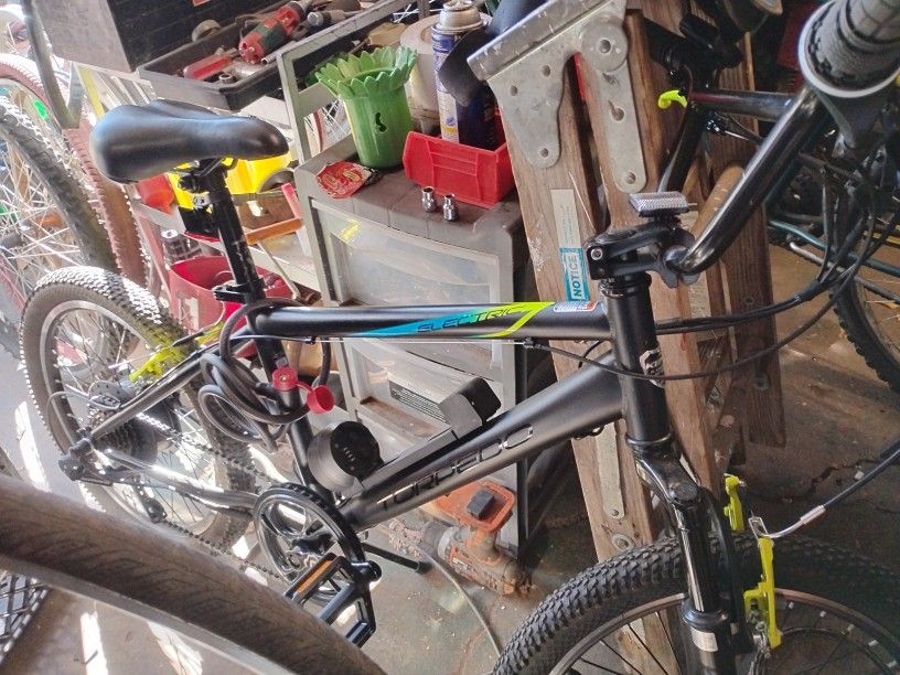 Kent Torpedo Electric 20 Inch Bike