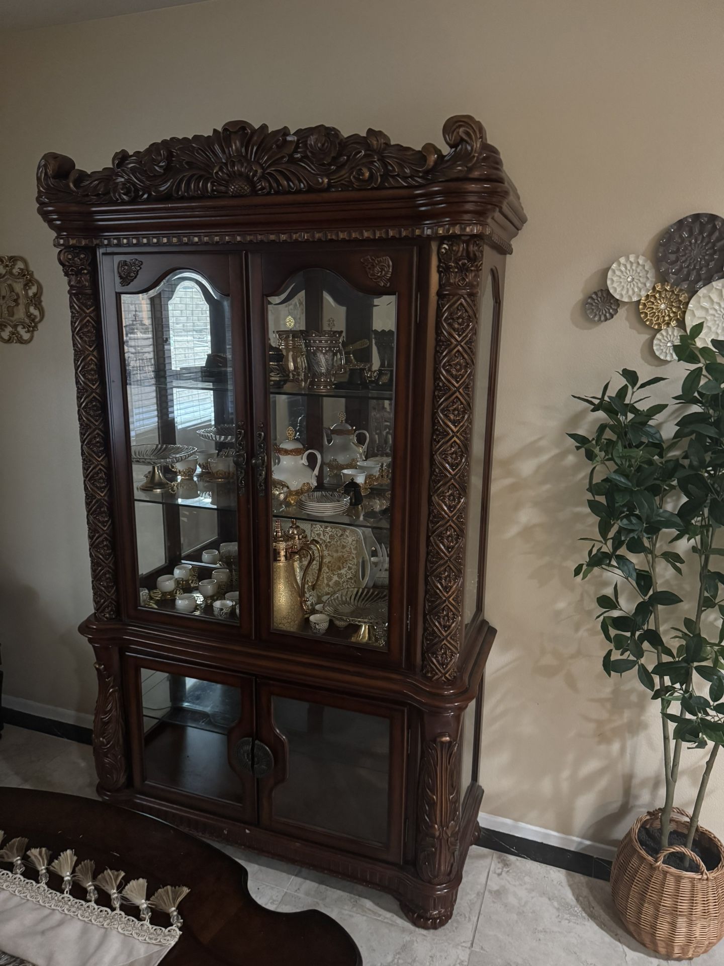 Vendome Curio Cabinet with Mirror Back in Cherry
