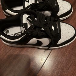 Nike Panda Dunks 