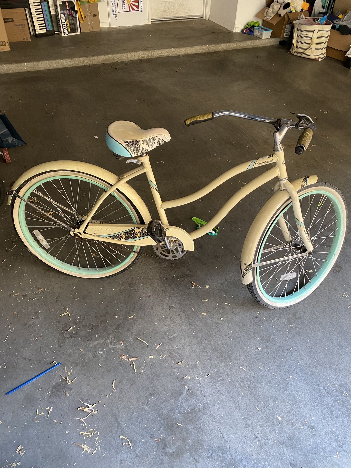 Huffy Cranbrook Cruiser Bike