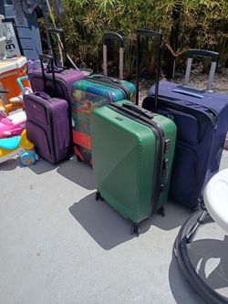 Suitcases 20 and 10 each
