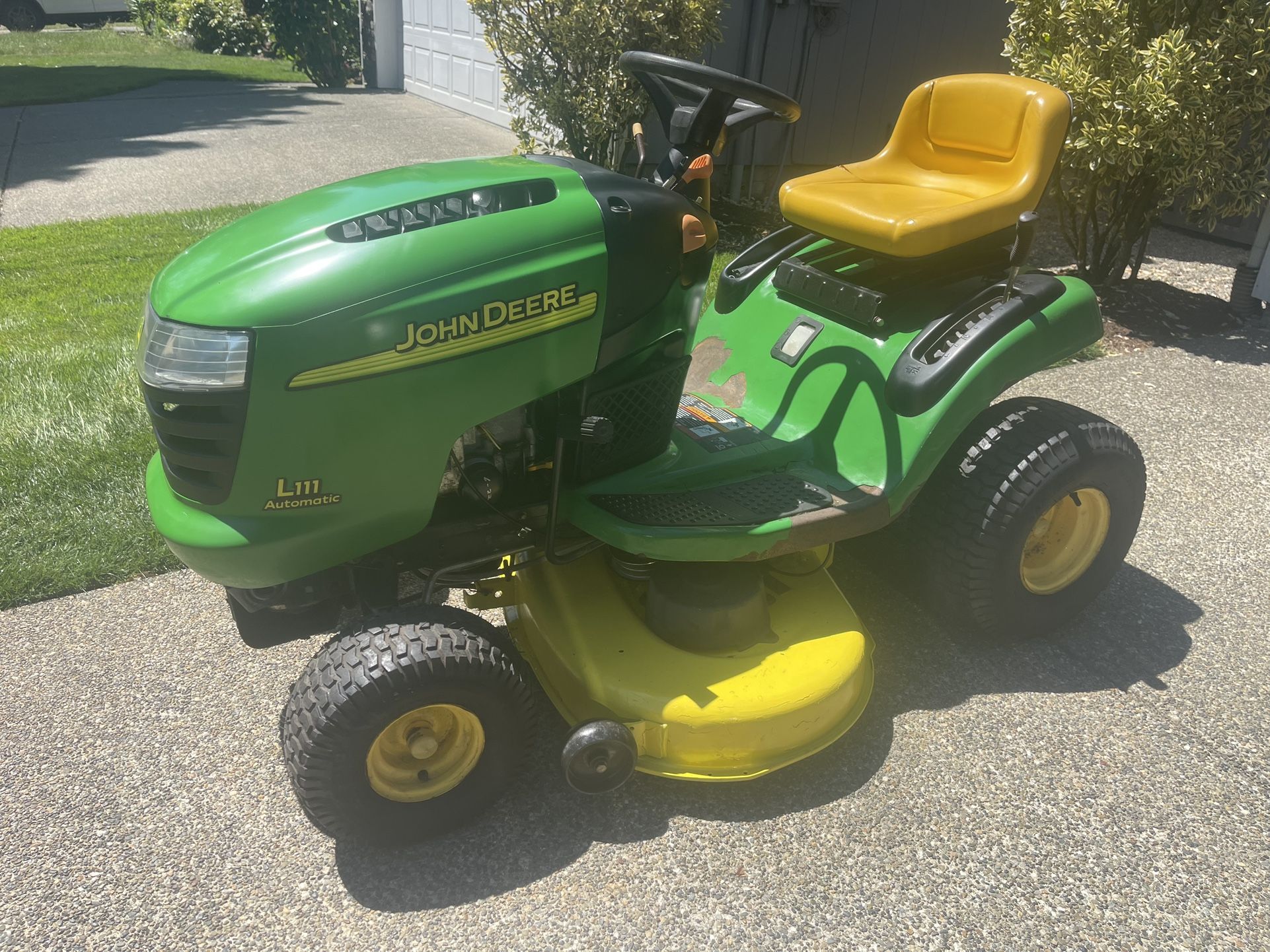 John Deere Riding Lawn Mower