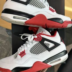 Men’s Retro 4 Fire Red Lightly Worn Size 12 Original Box Included 