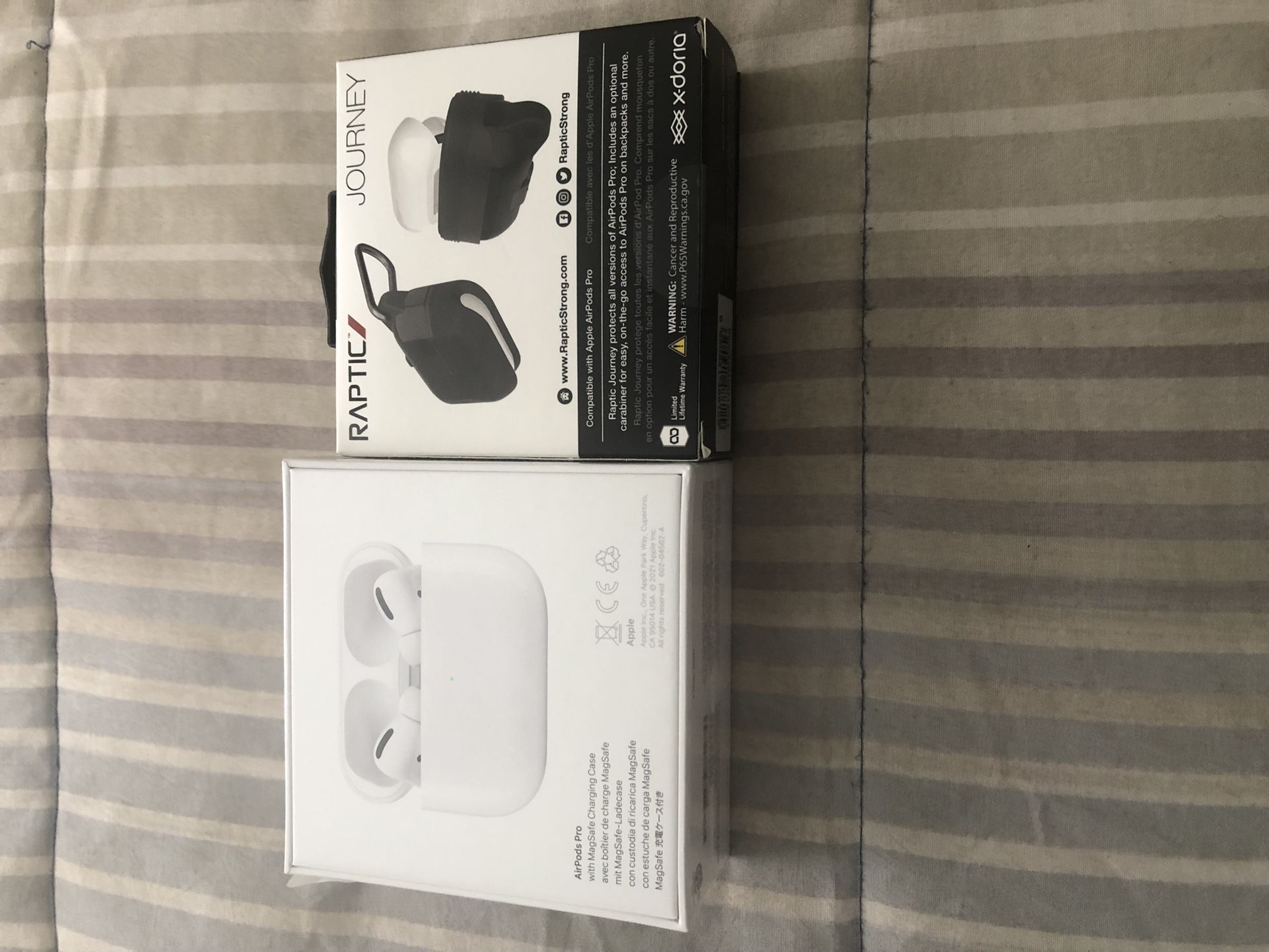 AirPod Pro & Case