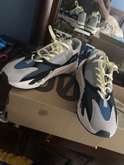 Yeezy wave runner size 12