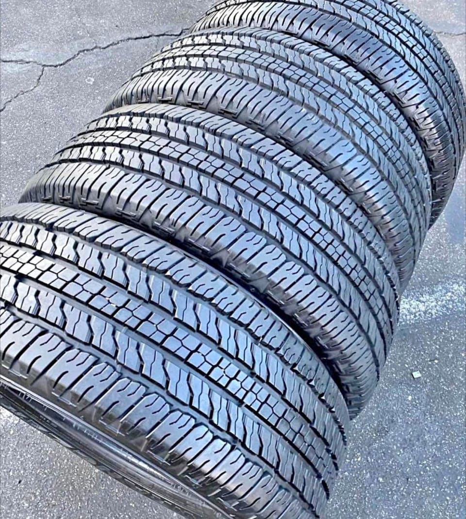 265 65 17 Goodyear Tires Con 80% De Vida Las 4tires 🛻🛻🚘