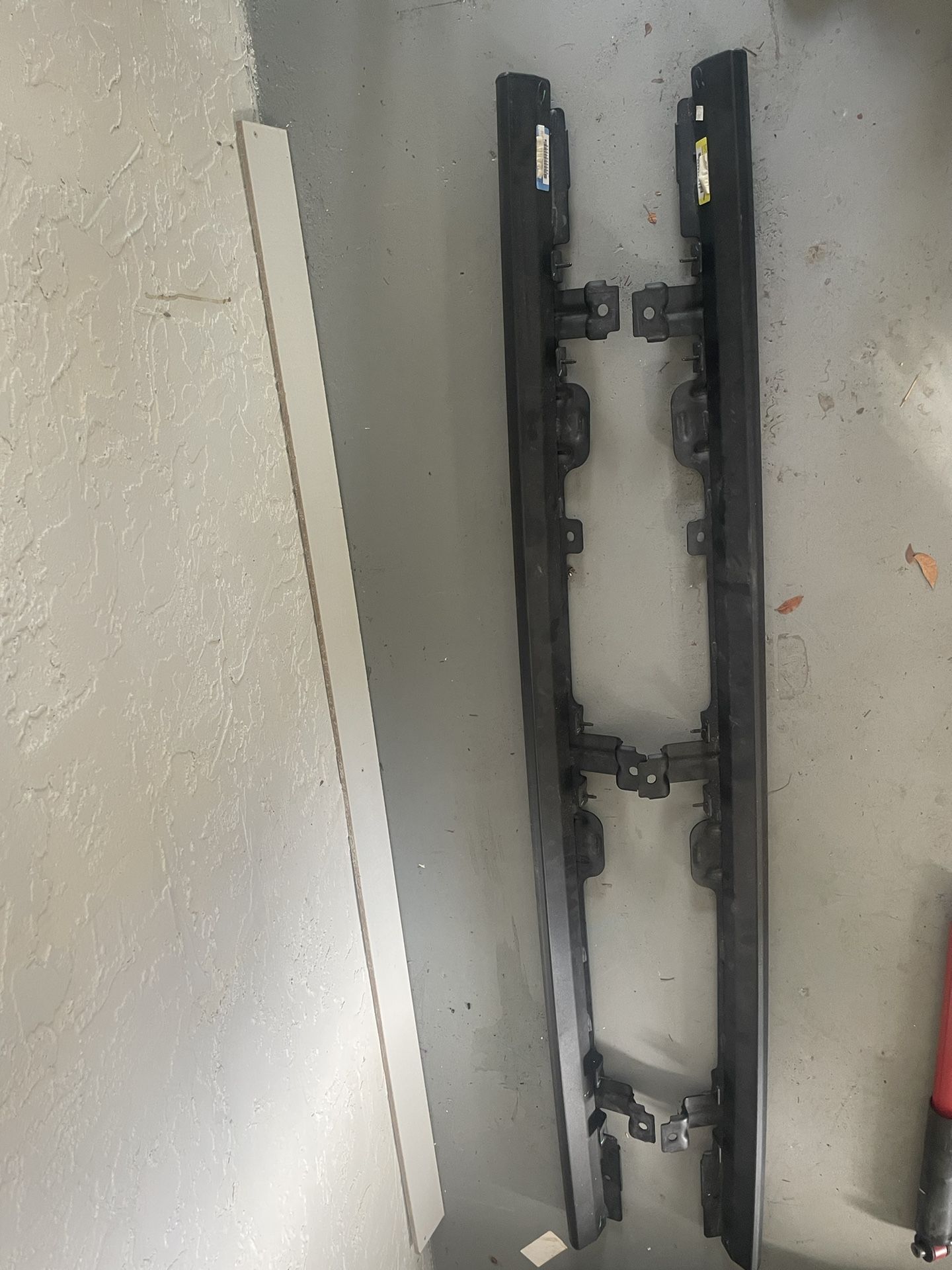 Rock Rails / Side Steps Factory steel rock rails under the doors.