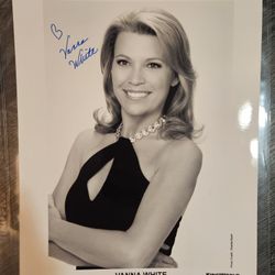 Signed 8x10 Vanna White Photo Wheen of Fortune Autograph Picture Hollywood Celebrity