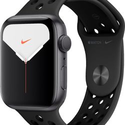Apple Watch Nike Series 5 (GPS) 44mm Space gray Aluminum Case