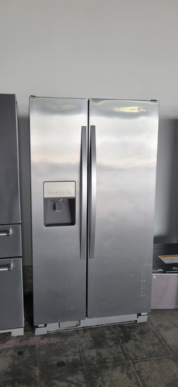 Whirlpool Side‑by‑Side Fridge – Stainless, Ice/Water Dispenser