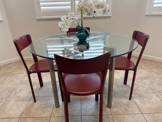 Round Glass Dining Table + 4 Chairs + Tablecloths (Great Starter Set)