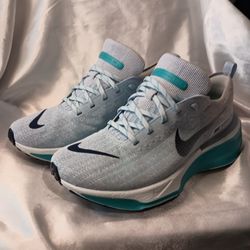Nike Invincible Run 3 Size 11 Shoes 