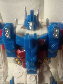 Transformers Combiner Wars Ultra Magnus Hasbro 2015