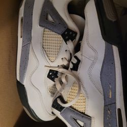 Jordan Retro 4