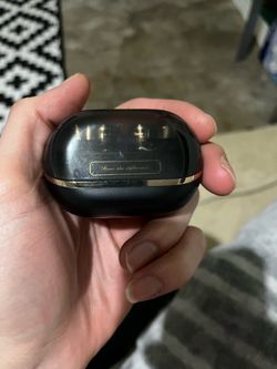 Bluetooth earbuds