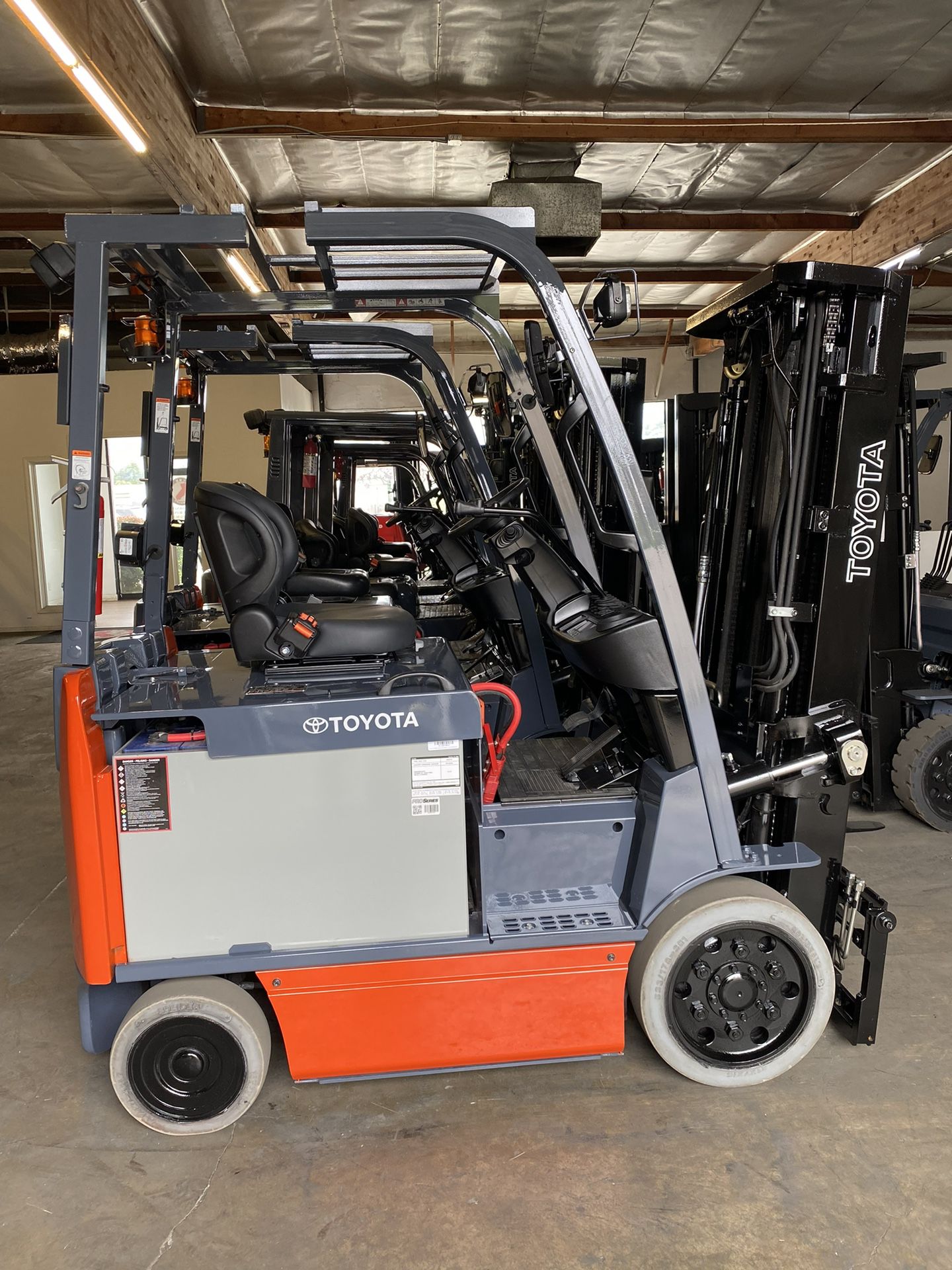 2019 Toyota 5K Capacity Electric Forklift 4-way Valve