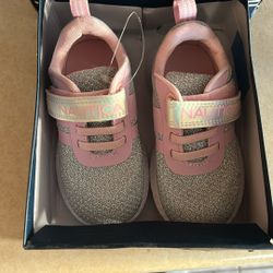 Nautica Silver/Pink Toddler Size 7 