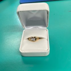 Yellow Gold Heart Ring With Diamond 