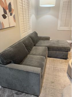 Living Spaces Sectional Couch With Pullout Bed