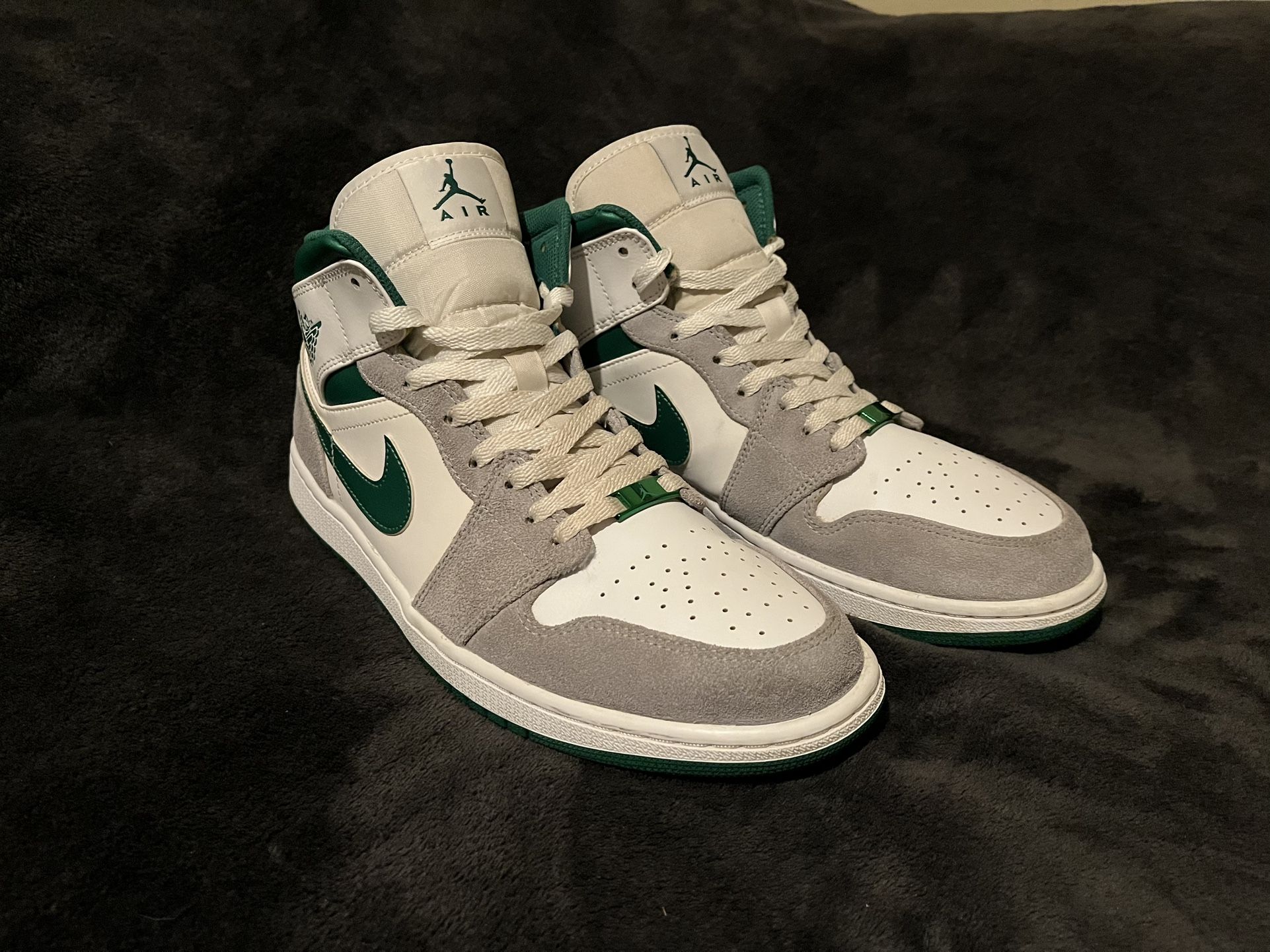 Jordan Mid Grey Pine Green Jordan Mid SE' Grey Pine Green