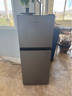 Miniature fridge