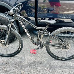 Devinci Marshall Trail Bike